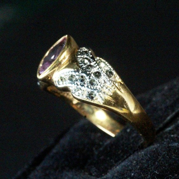 Contemporary Sterling Silver Hallmarked CI Amethyst  Marcasites Two Tone Ring - Picture 6 of 7